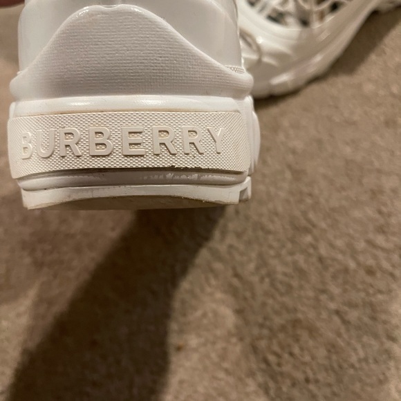 Burberry Arthur Check Sneaker. Size 11.5 US Mens. Excellent condition. - Picture 3 of 6